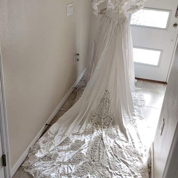 VINTAGE  18TH CENTURY ROCOCO INSPIRED  WEDDING GOWN - Picture 12 of 16